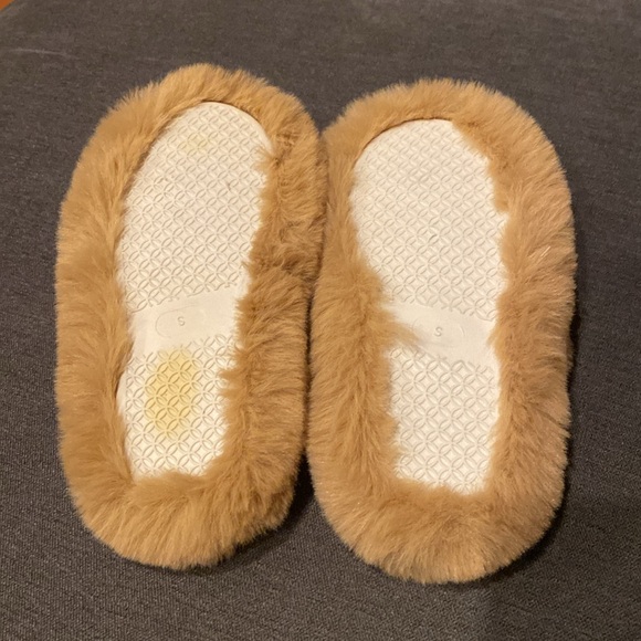 Steve Madden Shoes Steve Madden Tan Faux Fur Slip On Sleepers Girls